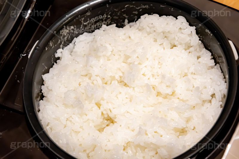 炊き立てのごはん,炊き,米,白米,ご飯,お米,ごはん,和食,日本食,日本料理,白飯,炊飯,ジャー,炊飯器,rice,japan