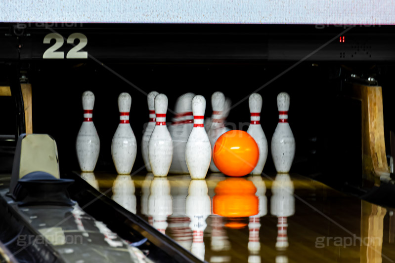ボーリング場,ボーリング,ピン,ゲーム,スポーツ,レーン,ガーター,ボール,転がる,競技,ball,game,bowling,フルサイズ撮影