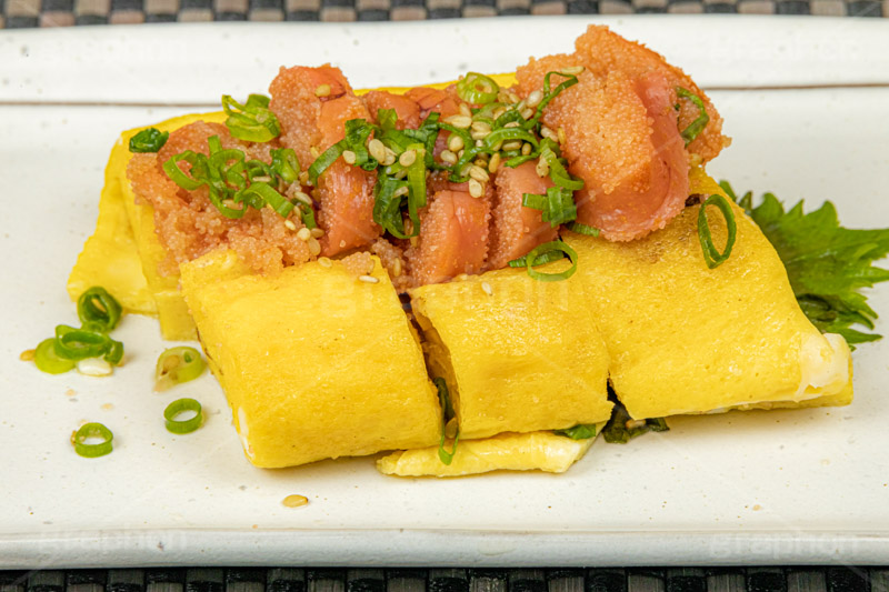 明太玉子焼き,玉子焼き,卵焼き,だし巻き卵,だし巻き,明太子,明太,たらこ,鱈子,辛子明太子,福岡名物,博多名物,博多明太子,ねぎ,ネギ,大葉,つまみ,おつまみ,居酒屋,和食,日本食,日本料理,ソウルフード,japan,soulfood,フルサイズ撮影