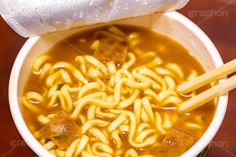 カップ麺,カップ,カップラーメン,ラーメン,らーめん,麺,麺類,中華麺,麺料理,国民食,日本拉麺,即席,インスタント,家系,豚骨醬油,割りばし,割り箸,Ramen,Chinese noodles,フルサイズ撮影