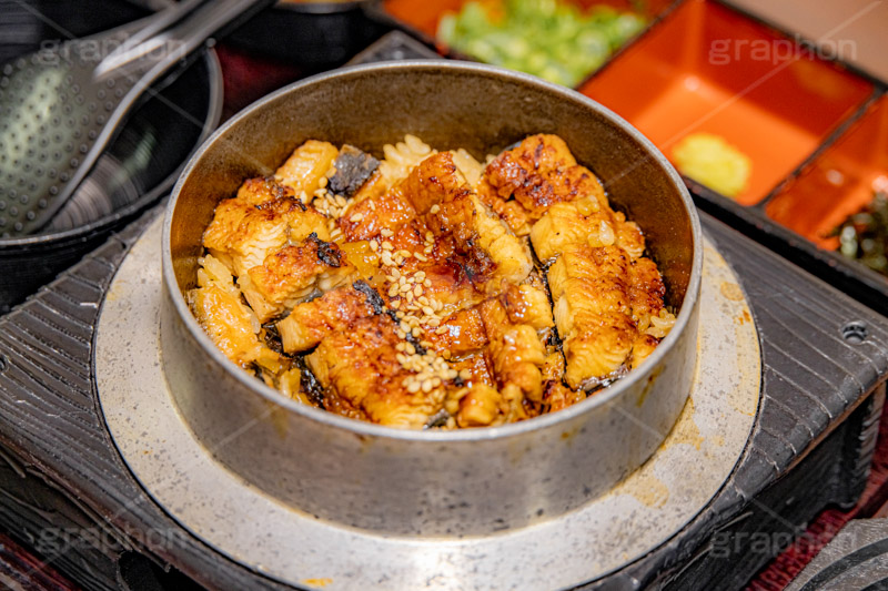 ひつまぶし,名古屋めし,ウナギ,釜めし,釜飯,うなぎ,鰻,蒲焼,かば焼き,土用の丑の日,土用,丑の日,夏,和食,日本食,日本料理,ごはん,ご飯,スタミナ,性,季節感,照り,ツヤ,たれ,タレ,ごま,胡麻,ゴマ,サマー,ソウルフード,summer,japan,rice,soulfood,フルサイズ撮影