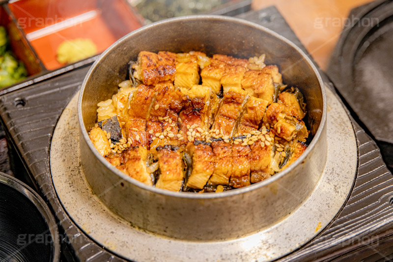ひつまぶし,名古屋めし,ウナギ,釜めし,釜飯,うなぎ,鰻,蒲焼,かば焼き,土用の丑の日,土用,丑の日,夏,和食,日本食,日本料理,ごはん,ご飯,薬味,湯気,スタミナ,性,季節感,照り,ツヤ,たれ,タレ,ごま,胡麻,ゴマ,サマー,ソウルフード,summer,japan,rice,soulfood,フルサイズ撮影