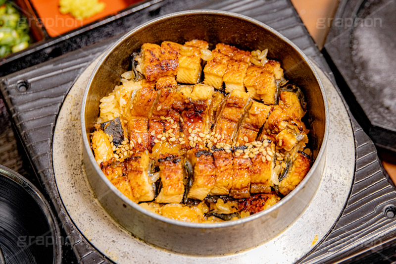 ひつまぶし,名古屋めし,ウナギ,釜めし,釜飯,うなぎ,鰻,蒲焼,かば焼き,土用の丑の日,土用,丑の日,夏,和食,日本食,日本料理,ごはん,ご飯,スタミナ,性,季節感,照り,ツヤ,たれ,タレ,ごま,胡麻,ゴマ,サマー,ソウルフード,summer,japan,rice,soulfood,フルサイズ撮影