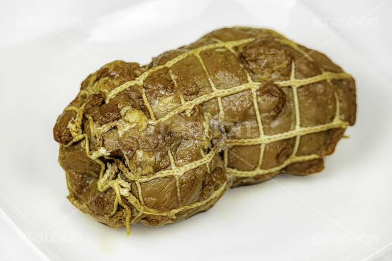 チャーシュー,おつまみチャーシュー,つまみ,おつまみ,焼き豚,焼豚,煮豚,ブロック肉,ポーク,肉,豚肉,脂,タレ,タコ糸,惣菜,お惣菜,おかず,フルサイズ撮影