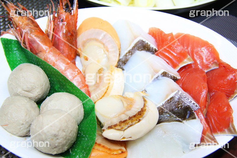 鍋魚介セット,鍋,なべ,海鮮鍋,冬,季節感,盛り合わせ,日本食,日本料理,和食,グルメ,つみれ,ホタテ,えび,エビ,海老,鮭,シャケ,たら,タラ,鱈,鍋パ,seafood,シーフード,魚介,japan,party,鍋パ,パーティー