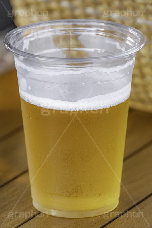 生ビール,ビア,ビール,大麦,麦芽,飲み物atバーベキュー,水滴,泡,飲み,呑み,一杯,注がれた,冷え,夏,飲む,飲み物,飲料,ドリンク,お酒,酒,アルコール,冷,グルメ,乾杯,カンパイ,バーベキュー,BBQ,beer,summer,フルサイズ撮影