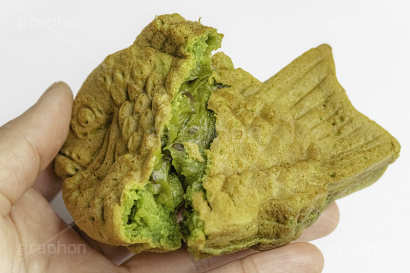 抹茶たい焼き,たいやき,たい焼き,鯛焼き,タイヤキ,抹茶,あずき,小豆,焼き,和菓子,和,和風,甘味,日本料理,菓子,お菓子,スイーツ,おやつ,スイート,甘い,デザート,粉もん,割る,sweet,japan