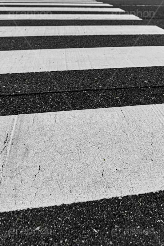 横断歩道,地面,白線,道路,道,ボーダー,テクスチャ,テクスチャー,アスファルト,通勤,通学,交差点,渡る,歩く,asphalt,texture