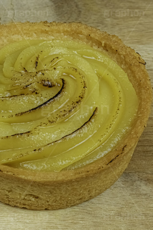 サツマイモのタルト,タルト,サツマイモ,さつまいも,さつま芋,ケーキ,クリーム,スイート,デザート,スイーツ,甘い,洋菓子,菓子,お菓子,秋の味覚,秋,autumn,sweet,cream,cake,dessert,tart,フルサイズ撮影