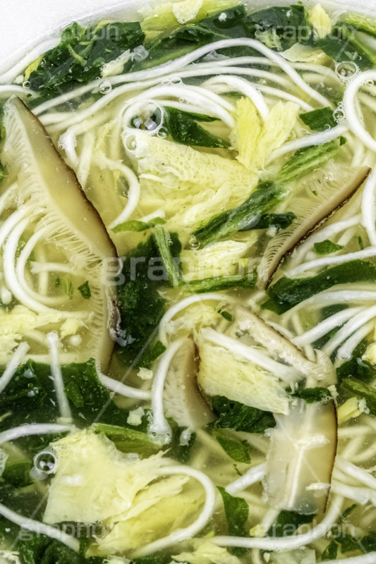 にゅうめん,にゅう麵,入麺,煮麺,そうめん,素麺,煮る,だし,出汁,ダシ,溶き卵,椎茸,しいたけ,シイタケ,ほうれん草,ホウレンソウ,奈良県,郷土料理,日本料理,日本食,和食,茹,麺料理,麺類,ソウルフード,japan