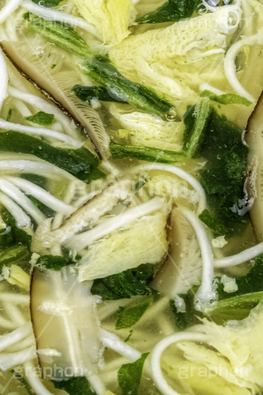 にゅうめん,にゅう麵,入麺,煮麺,そうめん,素麺,煮る,だし,出汁,ダシ,溶き卵,椎茸,しいたけ,シイタケ,ほうれん草,ホウレンソウ,奈良県,郷土料理,日本料理,日本食,和食,茹,麺料理,麺類,ソウルフード,japan