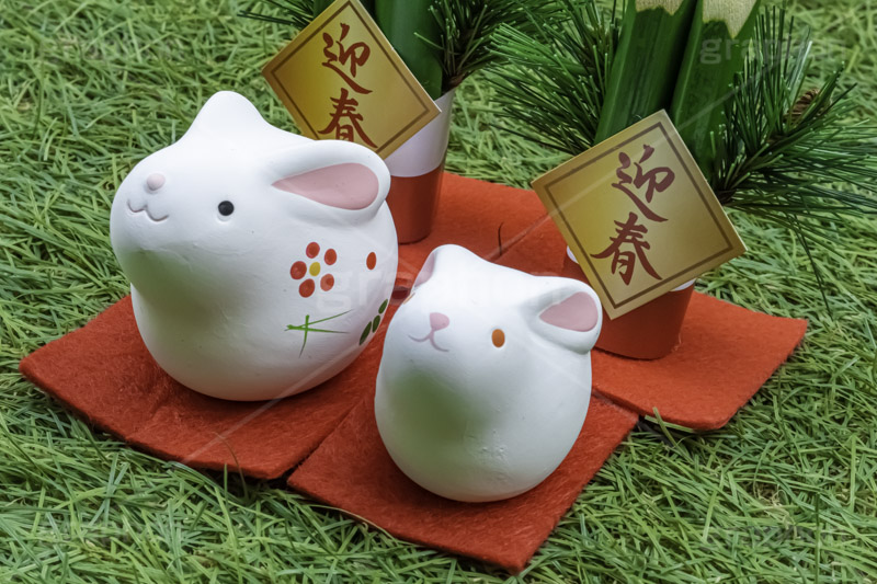 うさぎの置物,置物,飾り,卯年,卯,うさぎ,ウサギ,兎,兔,ラビット,干支,門松,親子,迎春,フィギュア,和風,年賀状,お正月,正月,お正月飾り,年明け,新年,ニューイヤー,アニバーサリー,イベント,行事,風習,event,anniversary,japan,rabbit