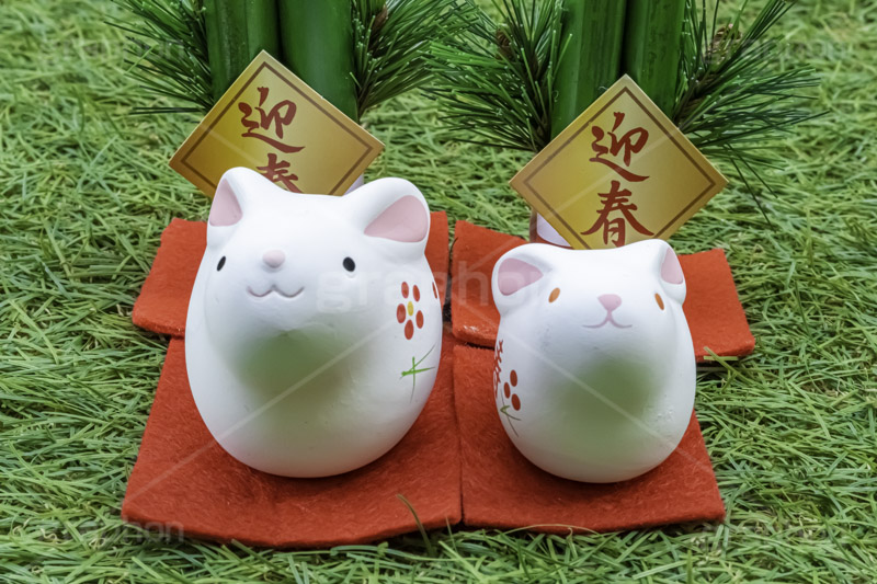 うさぎの置物,置物,飾り,卯年,卯,うさぎ,ウサギ,兎,兔,ラビット,干支,門松,親子,迎春,フィギュア,和風,年賀状,お正月,正月,お正月飾り,年明け,新年,ニューイヤー,アニバーサリー,イベント,行事,風習,event,anniversary,japan,rabbit