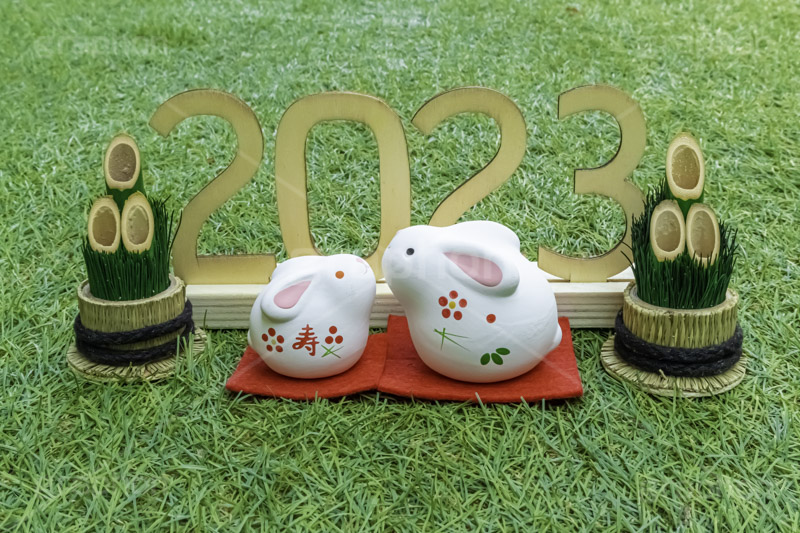 うさぎの置物,置物,飾り,2023,卯年,卯,うさぎ,ウサギ,兎,兔,ラビット,干支,門松,親子,フィギュア,和風,年賀状,お正月,正月,お正月飾り,年明け,新年,ニューイヤー,アニバーサリー,イベント,行事,風習,event,anniversary,japan,rabbit