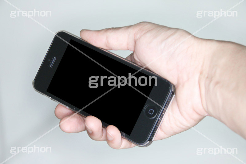 スマホ-持ち,スマホ,スマフォ,スマートフォン,携帯,モバイル,mobile,フォン,phone,電話,通話,持つ,手,端末,iPhone,アイフォン,デジタル,ガジェット,gadget,digital,device,デバイス,電波,人物,連絡,ゲーム,game,IT