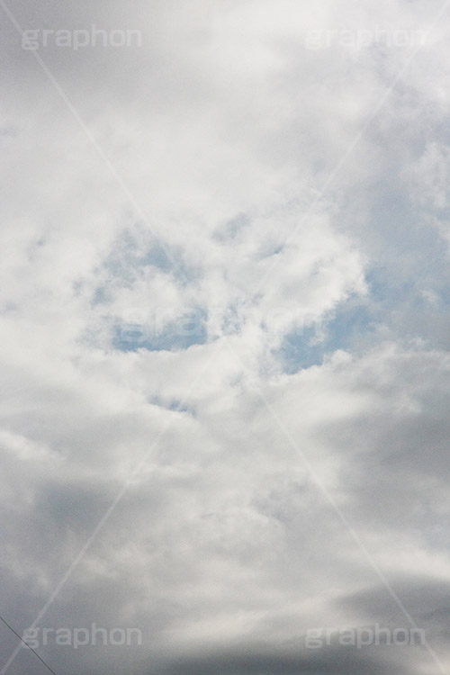空,曇り,くもり,くもり空,雲,怪しい,天気,天気悪い,雲行き,グレー,灰色,雨降りそう,そら,空/天気,梅雨,空/雲,sky