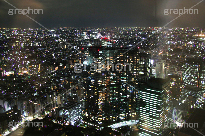 新宿の夜景,新宿,夜景,景色,展望,展望台,都庁,東京,夜,ビル,ビル群,残業,高層ビル,オフィスビル,ビジネス街,電力,電気,shinjuku,building,office