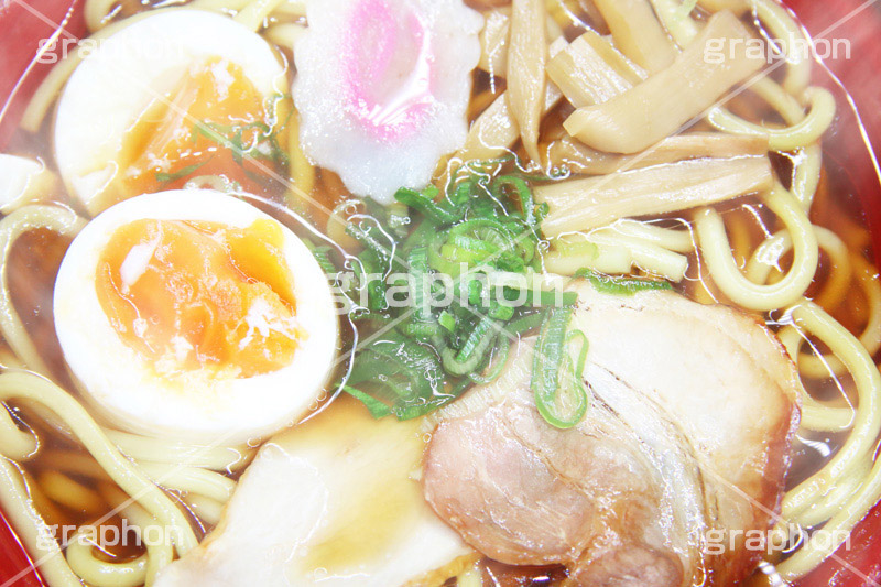 中華そば,中華,ラーメン,らーめん,めん,そば,コンビニ,チャーシュー,なると,ナルト,メンマ,味玉,湯気,japan
