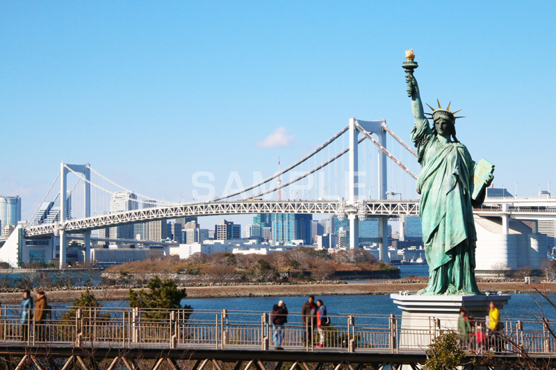レインボーブリッジ,橋,ブリッジ,吊り橋,東京港連絡橋,お台場,台場,DAIBA,東京都港区台場,東京臨海副都心,御台場,東京湾,自由の女神,女神,自由の女神像,女神像,リベルタス,立像,銅像,レプリカ,モニュメント,monument,港区