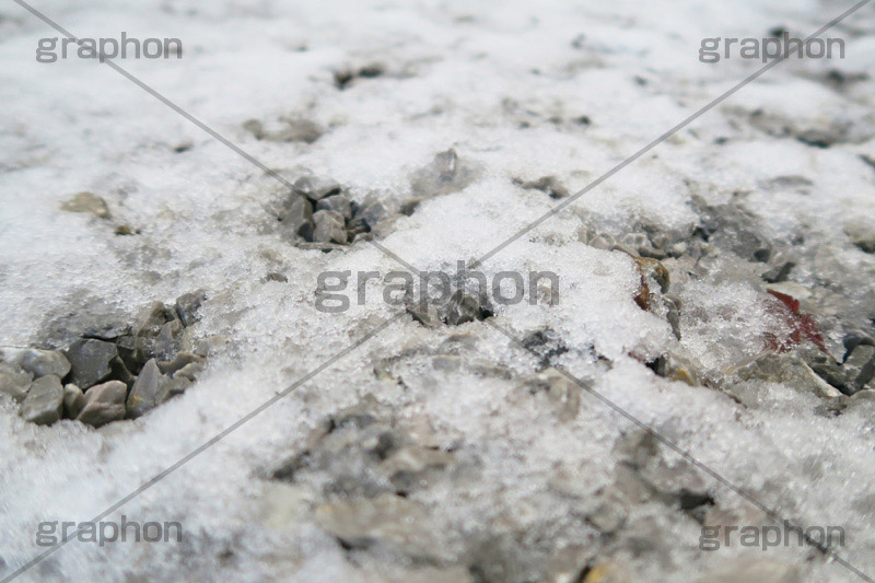 凍り付く地面,雪,ゆき,積,地面,凍り,冬,砂利,滑る,積雪,snow,winter