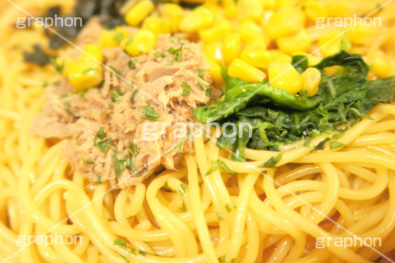 和風パスタ,パスタ,ツナ,コーン,ほうれん草,ホウレンソウ,醤油,しょうゆ,和風,洋食,麺料理,麺類,コンビニ,pasta