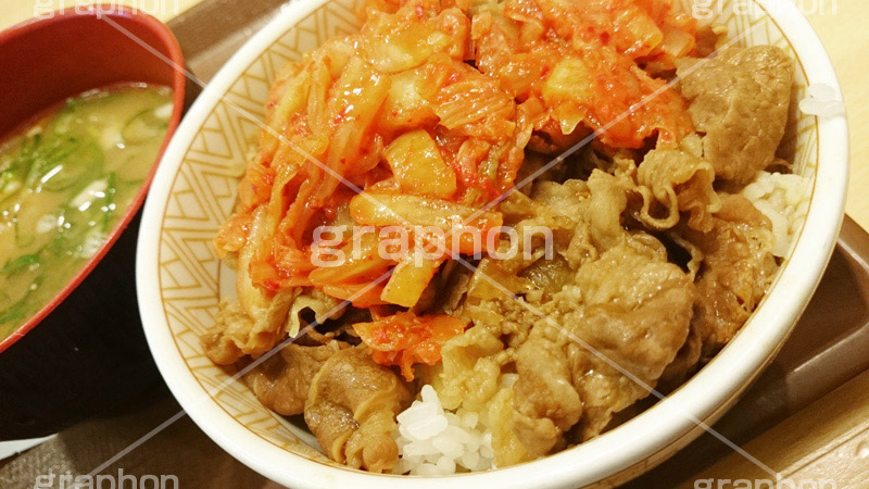 キムチ牛丼,キムチ,牛丼,どんぶり,ドンぶり,丼ぶり,丼,牛肉,チェーン店,飯,ファーストフード,スマホ撮影