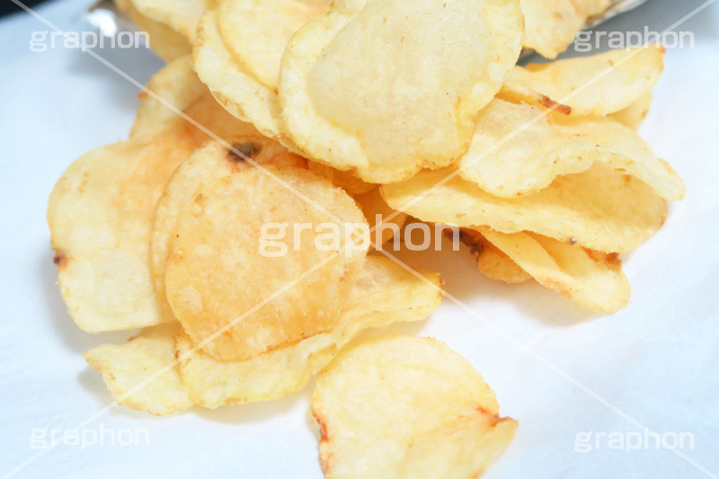 堅揚げチップス,ポテトチップス,ポテトチップ,ぽてち,ポテチ,スナック,菓子,スイーツ,おやつ,つまむ,塩,しょっぱい,油,堅揚げ,固い,お菓子,ジャンクフード