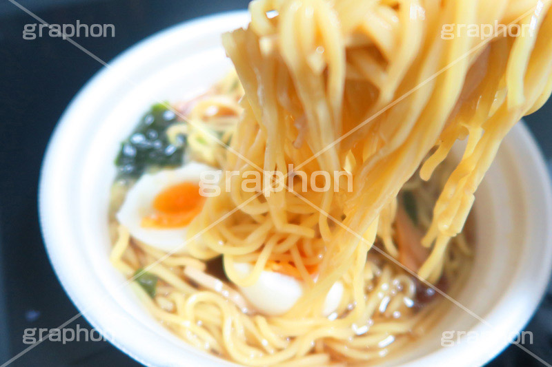 中華麺,中華そば,中華,ラーメン,らーめん,めん,そば,日本料理,日本食,和食,コンビニ,ワカメ,わかめ,メンマ,味玉,割りばし,割り箸,japan