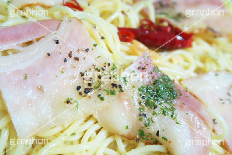 ペペロンチーノ,ペペロンチーニ,パスタ,鷹の爪,たかのつめ,ガーリック,にんにく,ニンニク,ベーコン,コンビニ,スパゲティ,洋食,麺料理,麺類,pasta