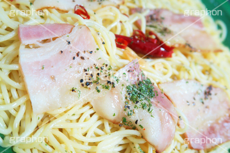 ペペロンチーノ,ペペロンチーニ,パスタ,鷹の爪,たかのつめ,ガーリック,にんにく,ニンニク,ベーコン,コンビニ,スパゲティ,洋食,麺料理,麺類,pasta