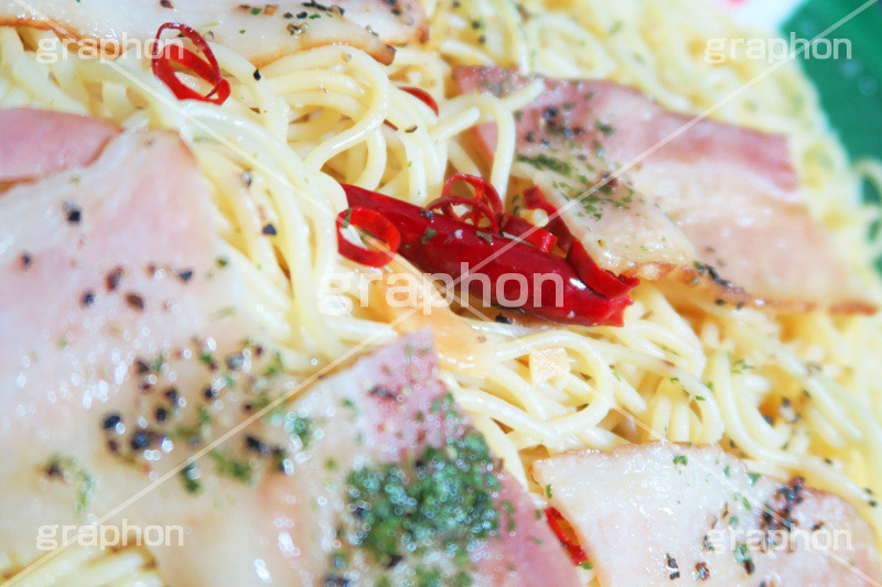 ペペロンチーノ,ペペロンチーニ,パスタ,鷹の爪,たかのつめ,ガーリック,にんにく,ニンニク,ベーコン,コンビニ,スパゲティ,洋食,麺料理,麺類,pasta