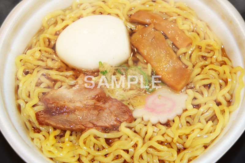 コンビニ醤油ラーメンラーメン,らーめん,麺,麺類,中華麺,麺料理,国民食,日本拉麺,Ramen,Chinese noodles,中華,メンマ,たまご,玉子,ゆで卵,味玉,チャーシュー,焼き豚