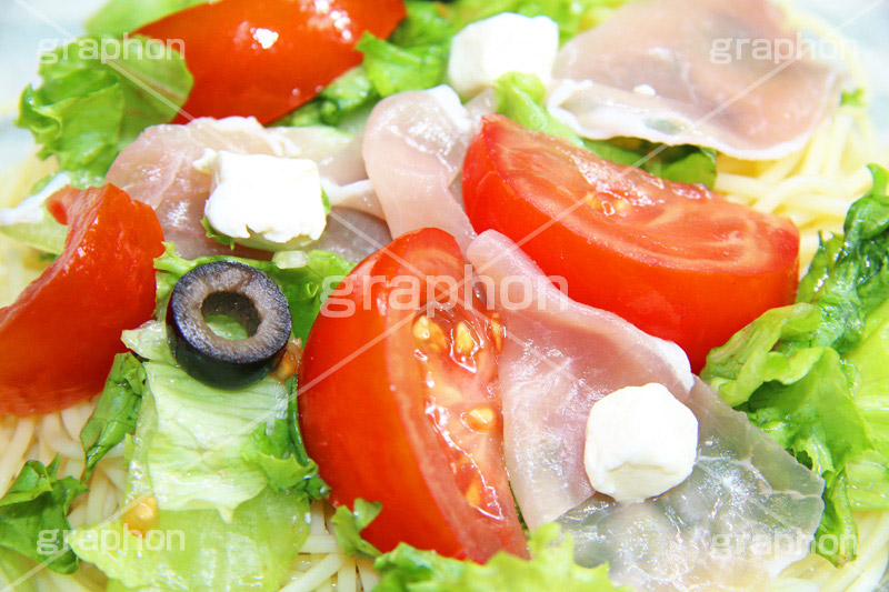 サラダパスタ,サラダ,パスタ,pasta,tomato,トマト,olive,オリーブ,生ハム,ハム,モッツァレラチーズ,チーズ,レタス,麺,洋食,cheese