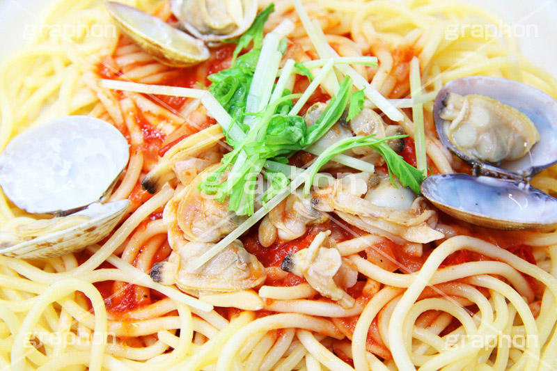 トマトソースボンゴレ,トマトソース,ボンゴレ,ボンゴレビアンコ,ソース,パスタ,オイル,油,水菜,アサリ,あさり,貝,コンビニ,洋食,麺料理,麺類,pasta