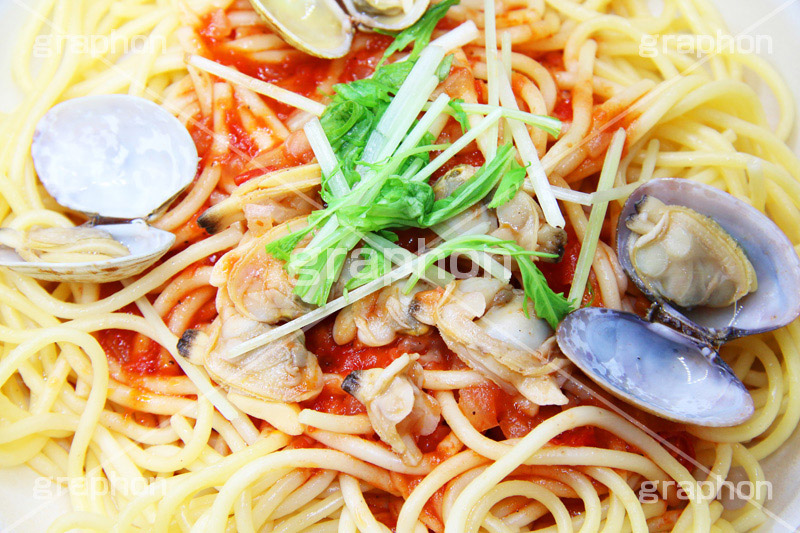 トマトソースボンゴレ,トマトソース,ボンゴレ,ボンゴレビアンコ,ソース,パスタ,オイル,油,水菜,アサリ,あさり,貝,コンビニ,洋食,麺料理,麺類,pasta