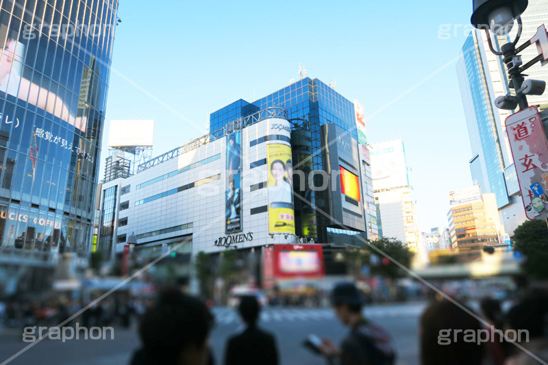 渋谷スクランブル交差点,渋谷,しぶや,ハチ公,観光,交差点,渋谷駅,駅前,スクランブル,外国人,海外,shibuya,道玄坂,ハチ公前,japan,横断歩道,信号