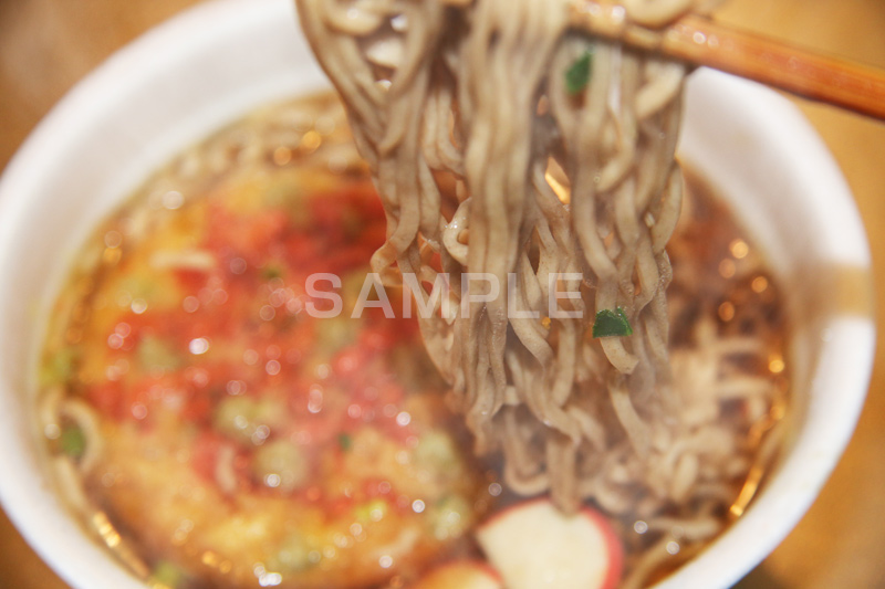 カップそば,ソバ,蕎麦,そば,だし,出汁,ダシ,蕎麦粉,日本料理,日本食,和食,つゆ,蕎麦汁,茹,カップ,カップ麵,即席,インスタント,麺料理,麺類,箸,japan