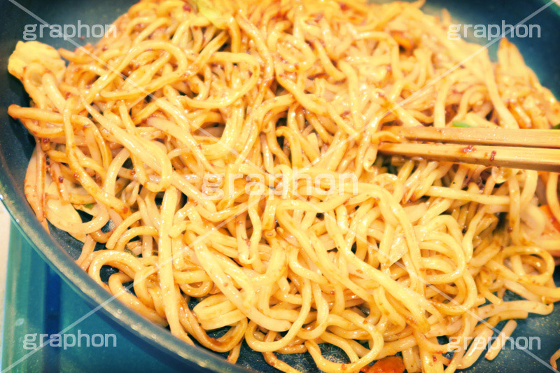 焼きそば(ヴィンテージ),トイカメラ撮影,トイカメラ,ヴィンテージ,ビンテージ,レトロ,お洒落,おしゃれ,オシャレ,味わい,トンネル効果