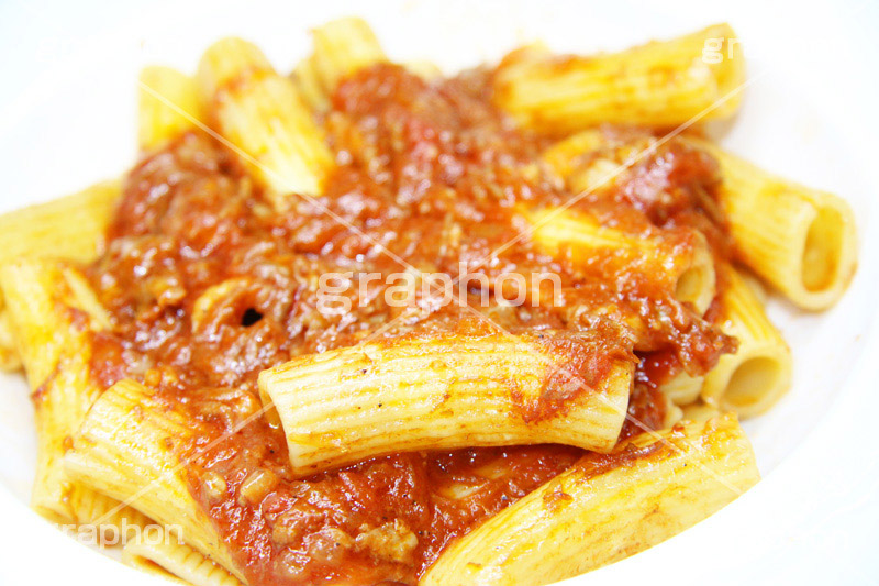 ペンネ,アラビアータ,ミートソース,パスタ,コンビニ,洋食,麺料理,麺類,pasta,oil
