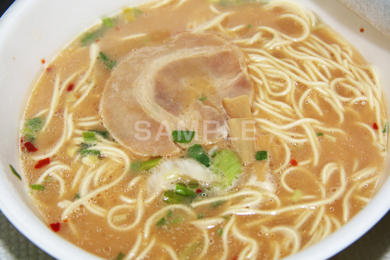 ラーメン,らーめん,麺,麺類,中華麺,麺料理,国民食,日本拉麺,しょうゆ,醤油,豚骨醤油,豚骨,カップ麺,カップラーメン,カップ,インスタント,即席,中華,こってり,コッテリ,Ramen,Chinese noodles