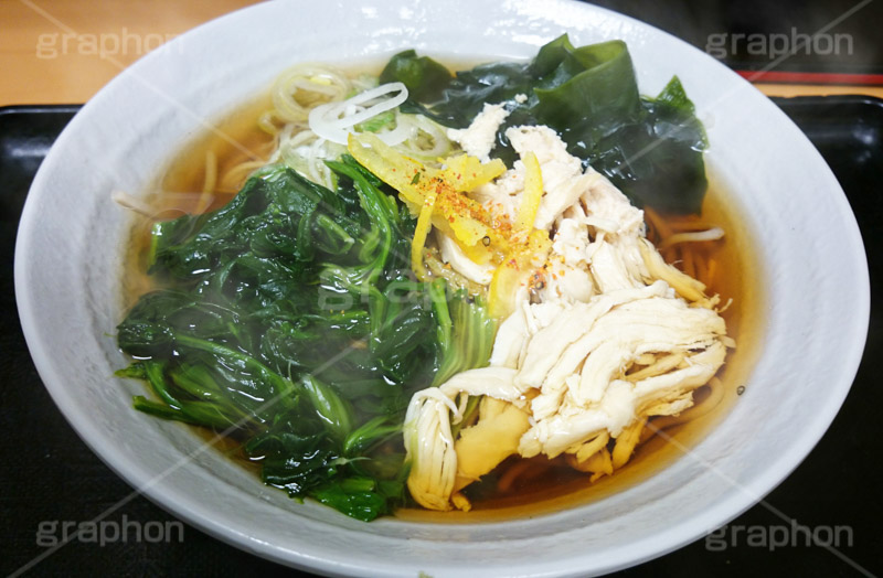 ソバ,蕎麦,そば,だし,出汁,ダシ,蕎麦粉,日本料理,日本食,和食,つゆ,蕎麦汁,茹,ささみ,ササミ,ほうれん草,ホウレンソウ,ヘルシー,スマホ撮影,japan,ファーストフード,ファストフード