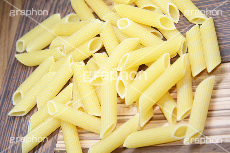 ペンネ,アラビアータ,パスタ,食材,調理,乾麺,洋食,麺料理,麺類,ストック,pasta,キッチン,kitchen,cooking,クッキング