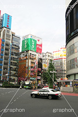 西武新宿駅,駅,正面口,駅ビル,交差点,繁華街,新宿,新宿区,西武鉄道,SS01,歌舞伎町,警察,緊急車両,パトカー,shinjuku