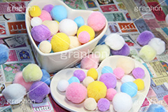 ぽんぽんボール,ぽんぽん,ポンポン,ボール,ふわふわ,フワフワ,ファー,カワイイ,かわいい,可愛い,パステル,cute,girl,ガーリー,ファンタジー,女の子,女子,飾り,装飾,プリ画,女子力