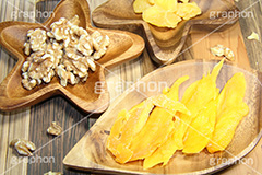 ドライフルーツ＆くるみ,ドライフルーツ,くるみ,クルミ,胡桃,フルーツ,fruit,dry,diet,healthy,乾燥,ドライ,甘い,おやつ,菓子,お菓子,間食,ダイエット,ヘルシー,健康,女子力,女子,mango,pineapple,マンゴー,パイナップル,パイン