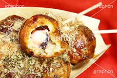 たこ焼き,たこやき,タコヤキ,大阪名物,粉もん,小麦粉,ソウルフード,日本料理,日本食,和食,アツアツ,あつあつ,熱々,カリカリ,たこ,タコ,ソース,青のり,鰹節,かつお節,ファーストフード,ファストフード,japan