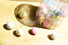 パステルなラムネ玉,パステル,ラムネ,玉,お菓子,菓子,ぽんぽん,カラフル,レインボー,colorful,rainbow,pastel,sweet,cute,スイーツ,かわいい,カワイイ,可愛い,錠菓,駄菓子,駄菓子屋,片栗粉,ブドウ糖,クエン酸,糖,ガーリー,影,shadow,プリ画