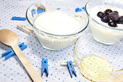 ヨーグルト,ヨーグルトにブルーベリー,ブルーベリー,ベリー,blueberry,berry,fruit,yoghourt,果樹,果実,フルーツ,果物,くだもの,爽やか,甘酸っぱい,酸味,発酵,乳酸菌,紫,小果実,アントシアニン,視力,蜂蜜,はちみつ,ハチミツ,グルメ,洗濯ばさみ,洗濯バサミ,ピンチ,pinch