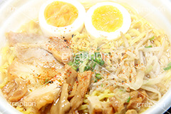 アツアツ味噌ラーメン,ラーメン,らーめん,めん,味噌ラーメン,みそラーメン,みそ,味噌,日本料理,日本食,和食,つゆ,麺料理,麺類,コンビニ,あつあつ,アツアツ,熱々,japan,たまご,玉子,味玉,チャーシュー,焼き豚,ねぎ,ネギ,もやし,モヤシ,七味,唐辛子
