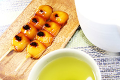 みたらし団子,みたらし,みたらしだんご,御手洗,だんご,団子,お菓子,菓子,和菓子,お茶請け,スイーツ,和,和風,お茶,緑茶,日本茶,串,くし,デザート,おやつ,串団子,甘味,茶会,japan,sweet,dessert